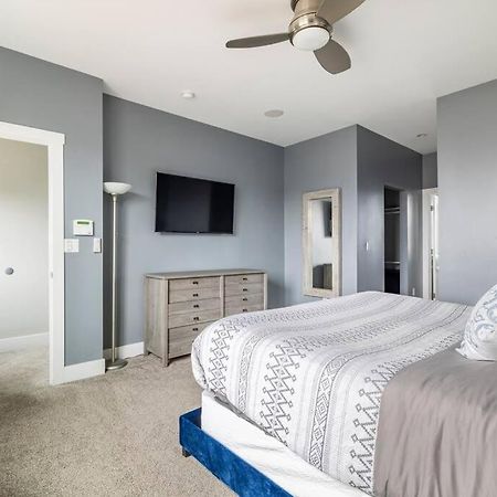 4 Bedroom 3 Bath Sleeps 10 Pet Friendly Private Backyard, 2 Car Garage, City Views, Close To All Stadiums And Casino Pittsburgh Exteriér fotografie