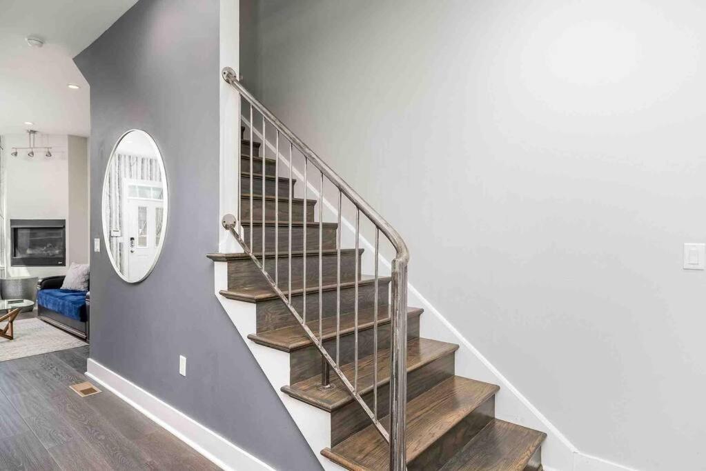 4 Bedroom 3 Bath Sleeps 10 Pet Friendly Private Backyard, 2 Car Garage, City Views, Close To All Stadiums And Casino Pittsburgh Exteriér fotografie