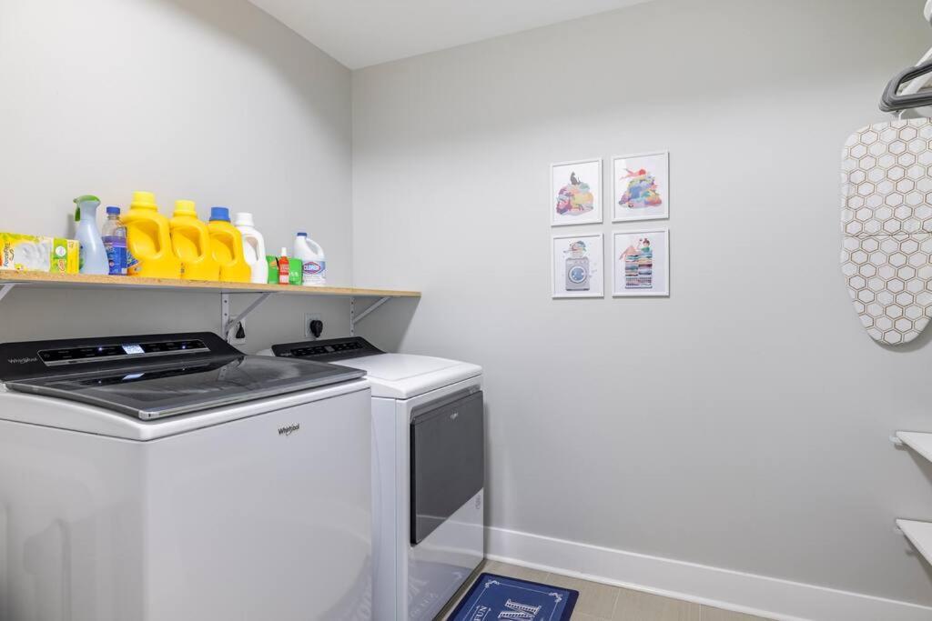 4 Bedroom 3 Bath Sleeps 10 Pet Friendly Private Backyard, 2 Car Garage, City Views, Close To All Stadiums And Casino Pittsburgh Exteriér fotografie