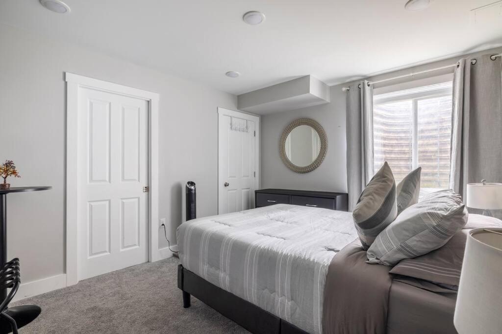 4 Bedroom 3 Bath Sleeps 10 Pet Friendly Private Backyard, 2 Car Garage, City Views, Close To All Stadiums And Casino Pittsburgh Exteriér fotografie