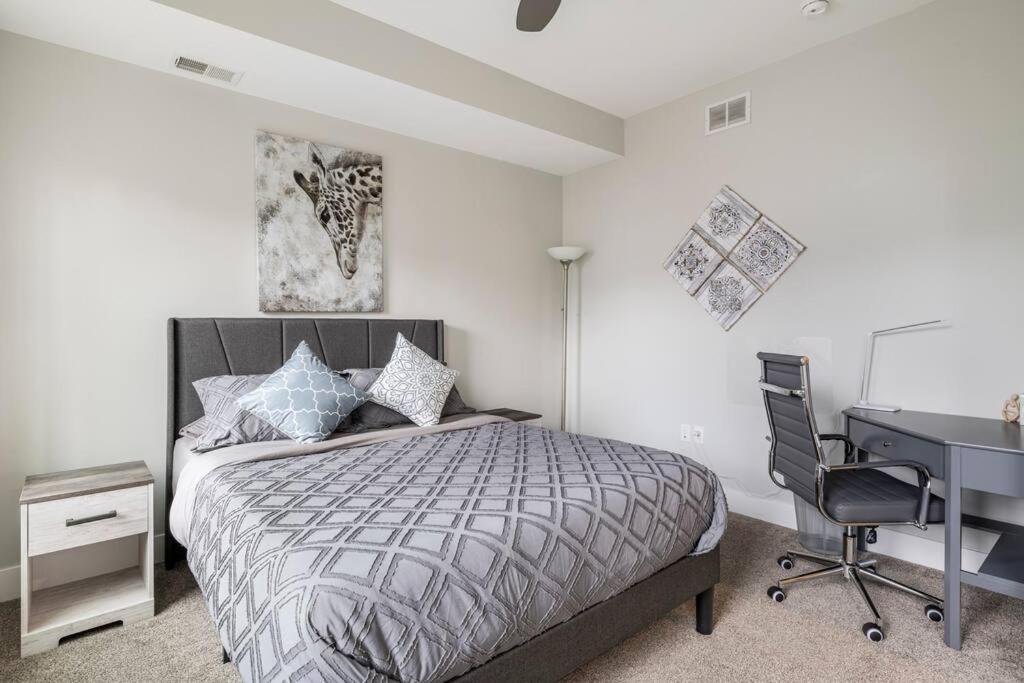 4 Bedroom 3 Bath Sleeps 10 Pet Friendly Private Backyard, 2 Car Garage, City Views, Close To All Stadiums And Casino Pittsburgh Exteriér fotografie