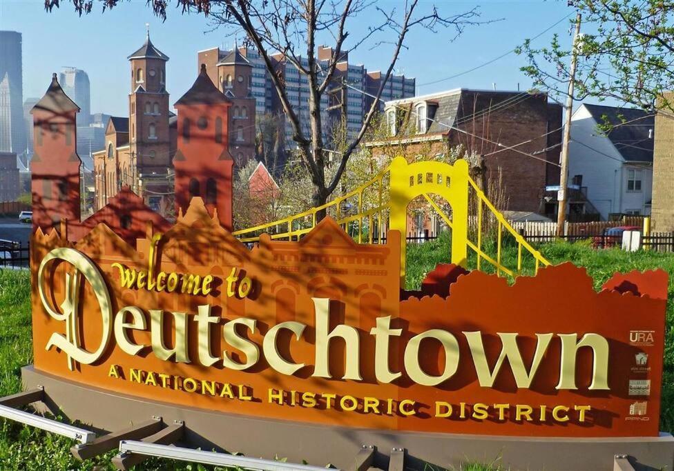 4 Bedroom 3 Bath Sleeps 10 Pet Friendly Private Backyard, 2 Car Garage, City Views, Close To All Stadiums And Casino Pittsburgh Exteriér fotografie