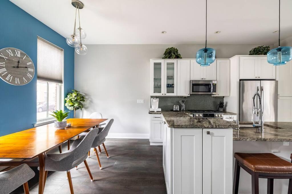 4 Bedroom 3 Bath Sleeps 10 Pet Friendly Private Backyard, 2 Car Garage, City Views, Close To All Stadiums And Casino Pittsburgh Exteriér fotografie