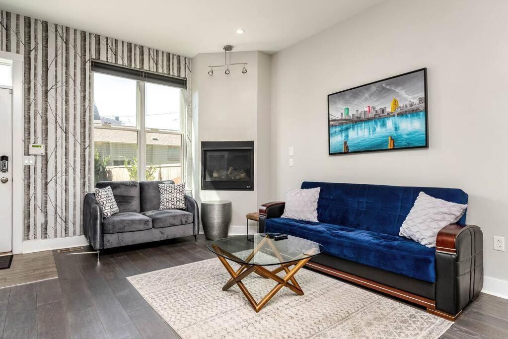4 Bedroom 3 Bath Sleeps 10 Pet Friendly Private Backyard, 2 Car Garage, City Views, Close To All Stadiums And Casino Pittsburgh Exteriér fotografie