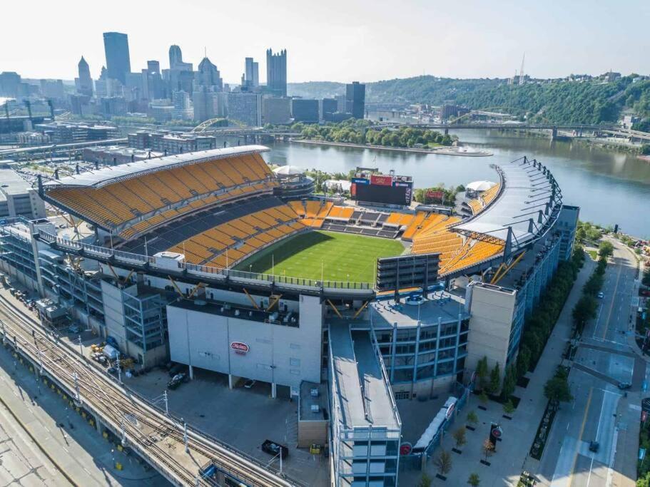 4 Bedroom 3 Bath Sleeps 10 Pet Friendly Private Backyard, 2 Car Garage, City Views, Close To All Stadiums And Casino Pittsburgh Exteriér fotografie