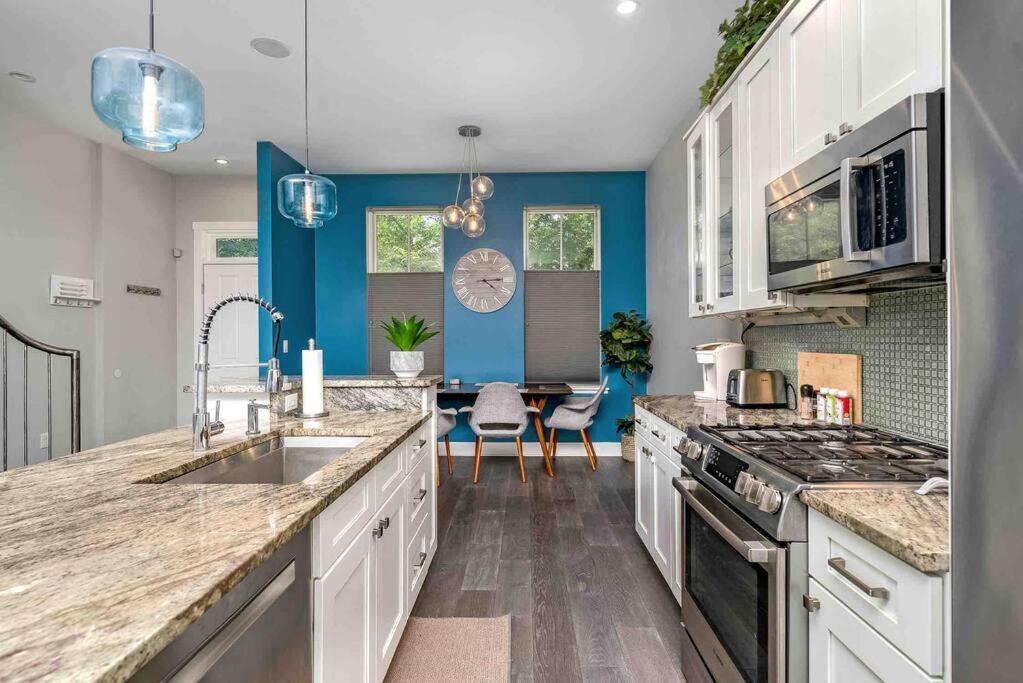 4 Bedroom 3 Bath Sleeps 10 Pet Friendly Private Backyard, 2 Car Garage, City Views, Close To All Stadiums And Casino Pittsburgh Exteriér fotografie